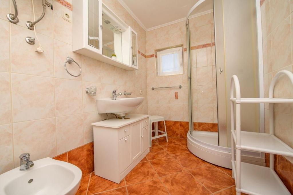 Apartments By The Sea Nerezine, Losinj - 7963 Exterior foto