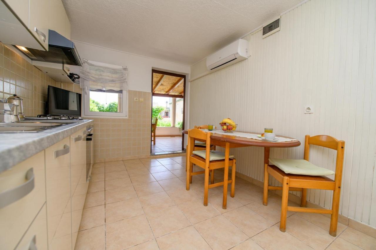 Apartments By The Sea Nerezine, Losinj - 7963 Exterior foto