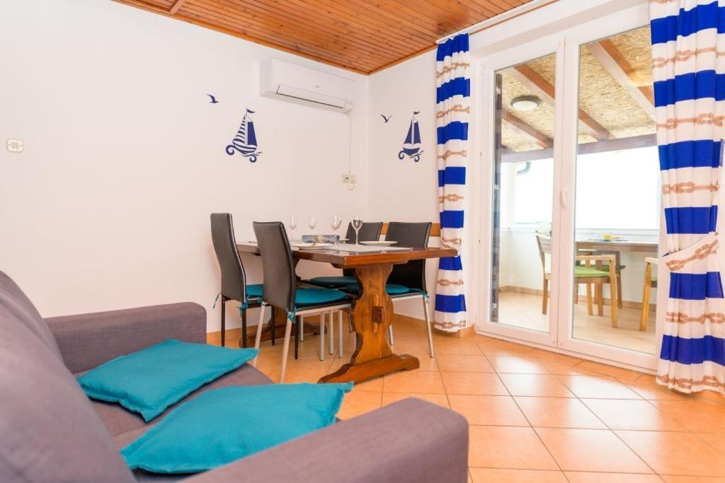 Apartments By The Sea Nerezine, Losinj - 7963 Exterior foto
