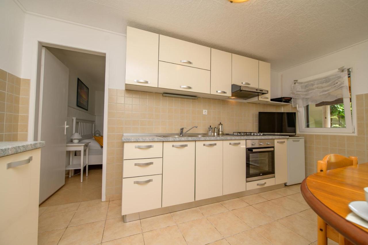 Apartments By The Sea Nerezine, Losinj - 7963 Exterior foto